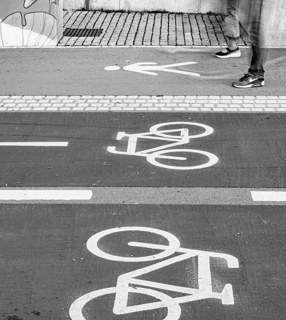 Fahrrad- und Fußweg, zum Verbildlichen der verkehrsmedizinischen Beratung von Dr. med. Hans Streb